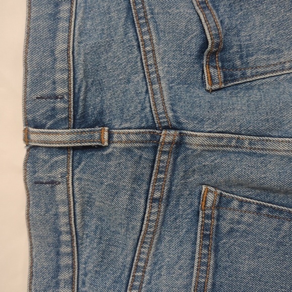 Abercrombie & Fitch Curved Hem Denim Mini Skirt, Color Med Wash Size 32 - Picture 9 of 14